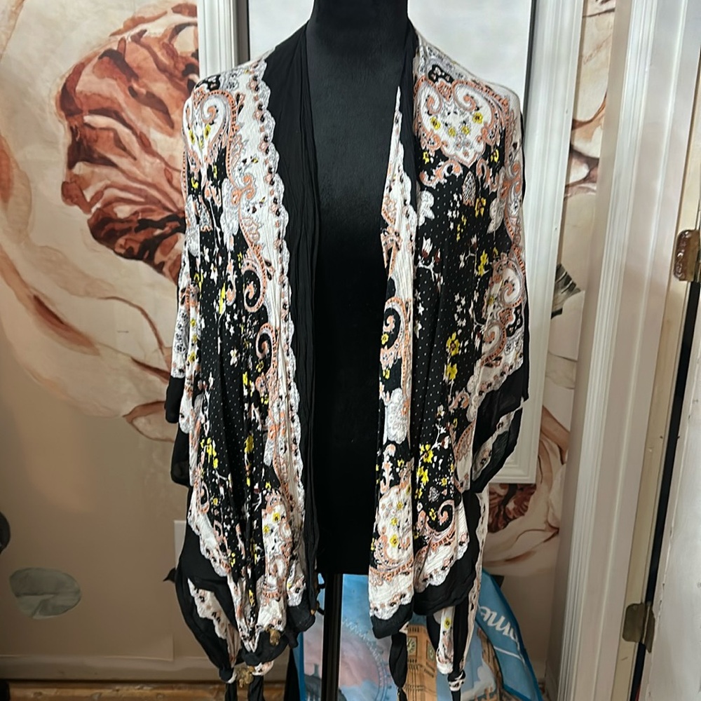 Lightweight open front shrug/shawl size OS